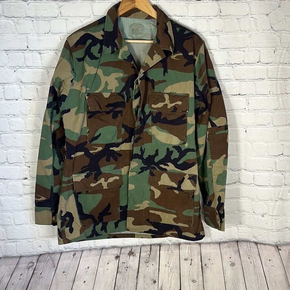 US Military Camo Coat Combat Uniform Jacket size M Medium8415-01-350-8544